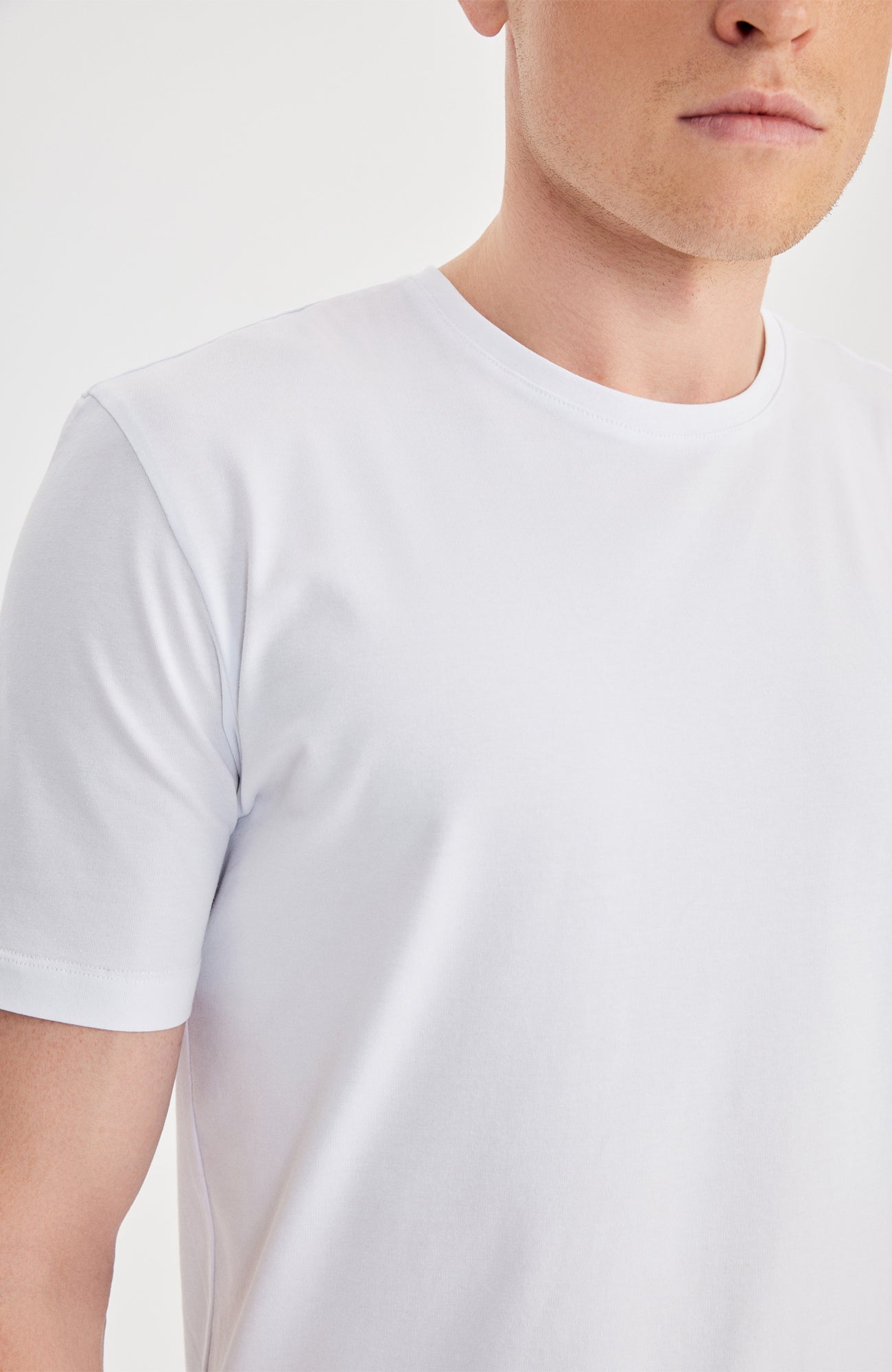Sam Slim Beyaz T-shirt - BATTS ( Il Maggio, S/S 24, T-shirts ) Sam Slim Beyaz T-shirt - BATTS ( Il Maggio, S/S 24, T-shirts )